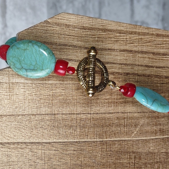 Turquoise/Red Necklace and Bracelet Set - Picture 4 of 13